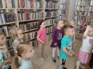 Krasnoludki poznają bibliotekę - lekcja biblioteczna_27